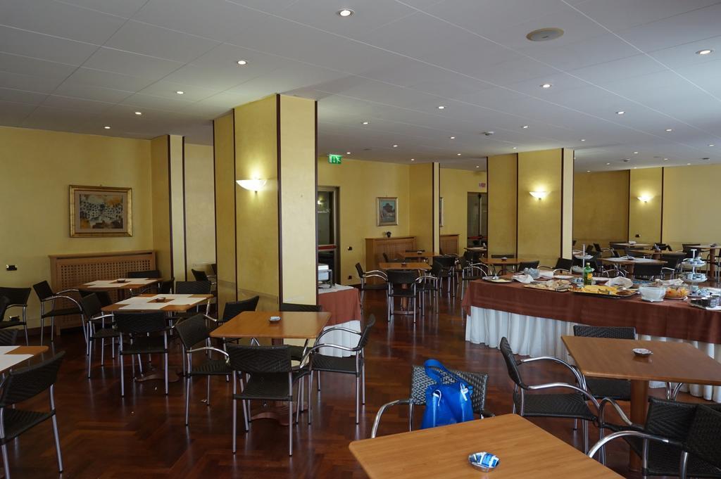 Отель Ibis Styles Roma Aurelia Номер фото