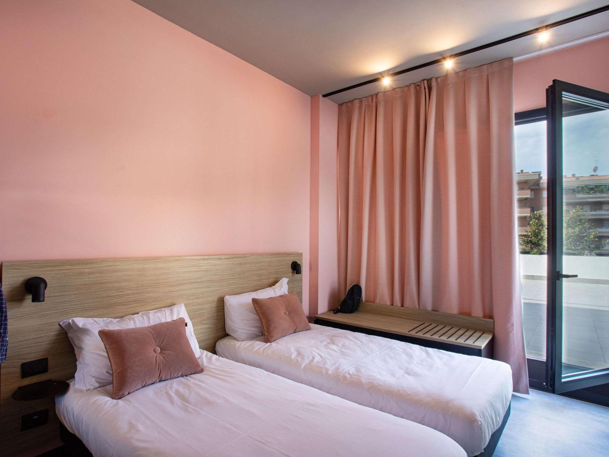 Отель Ibis Styles Roma Aurelia Экстерьер фото